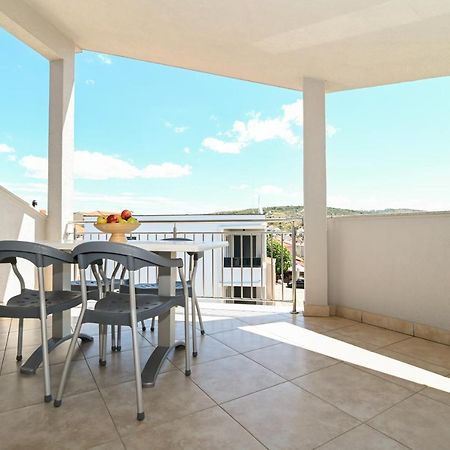 Apartmani Adria Трогир Экстерьер фото
