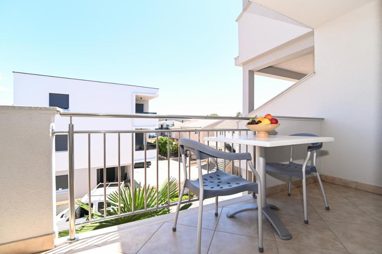Apartmani Adria Трогир Экстерьер фото